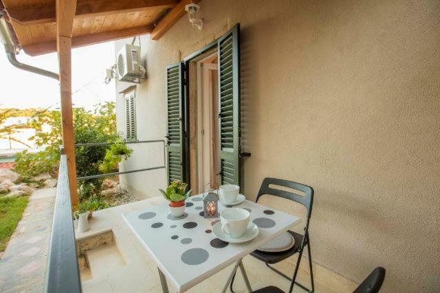 Season4All Apartments Mali Losinj Exterior photo