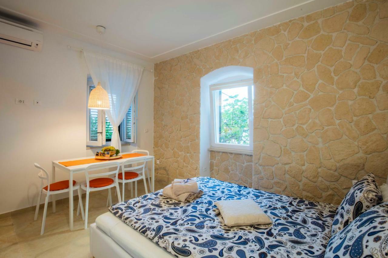 Season4All Apartments Mali Losinj Exterior photo